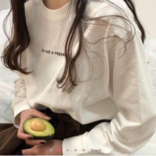 ローリーズファーム(LOWRYS FARM)のロゴTシャツ　ロングTシャツ　秋服 韓国 白 トップス(Tシャツ(長袖/七分))