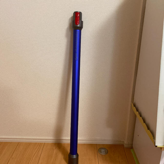 Dyson(ダイソン)の美品　ダイソンV8 パイプ スマホ/家電/カメラの生活家電(掃除機)の商品写真