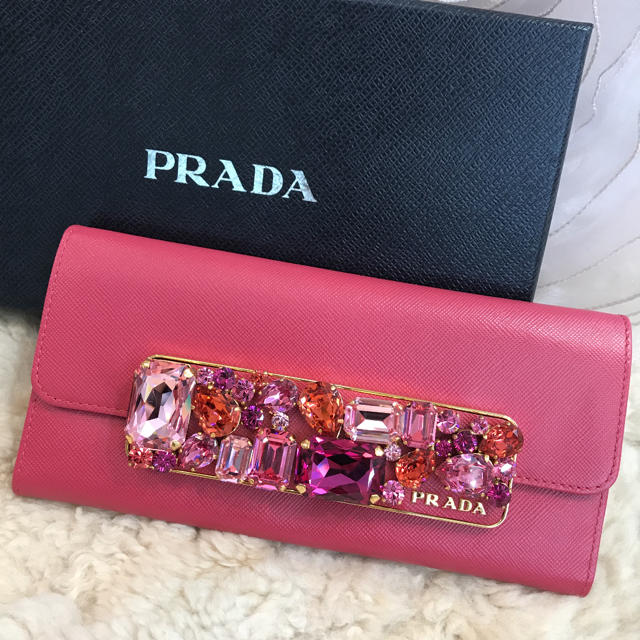 新作入荷!!】 PRADA ☆未使用品☆プラダ 二つ折り長財布 サフィアーノ