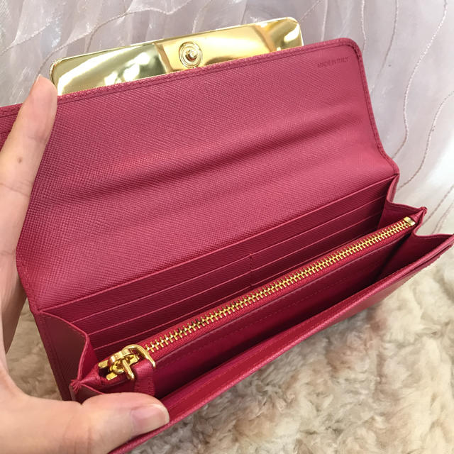 ☆未使用品☆プラダ 二つ折り長財布 サフィアーノレザー ☆未使用品☆プラダ 二つ折り長財布 サフィアーノレザー