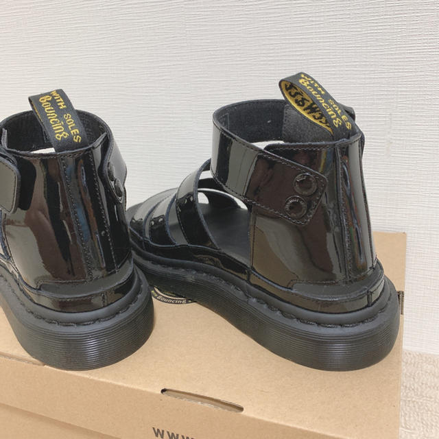 Dr.Martens(ドクターマーチン)のDr.Martens　エナメル 3ストラップ サンダル レディースの靴/シューズ(サンダル)の商品写真