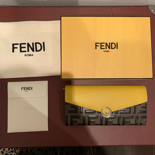 FENDI(フェンディ)の美品☆FENDIコンチネンタル長財布イエロー☆フェンディ  レディースのファッション小物(財布)の商品写真