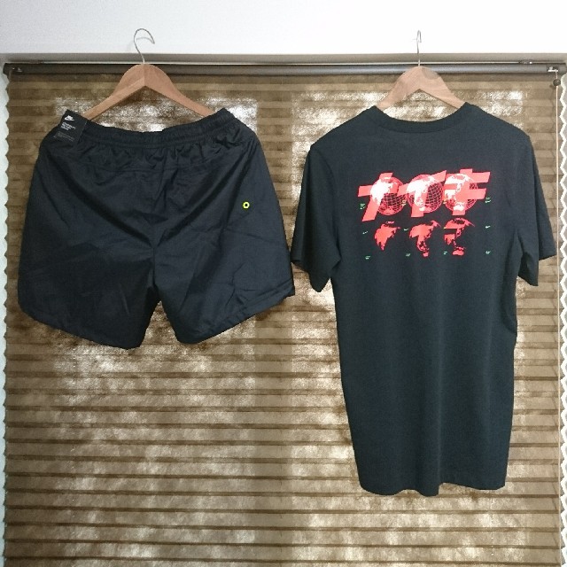 NIKE(ナイキ)のNIKE Tシャツ + ナイロンショートパンツ メンズのパンツ(ショートパンツ)の商品写真