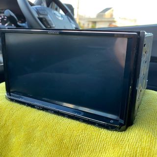 ケンウッド(KENWOOD)の彩速ナビ　MDV-S707 二日のみ使用　超美品　配線新品(カーナビ/カーテレビ)