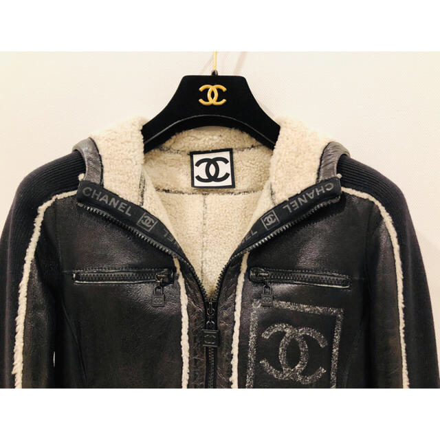 CHANEL(シャネル)のCHANEL ムートン レザー ジャケット ブルゾン コート レディースのジャケット/アウター(ブルゾン)の商品写真