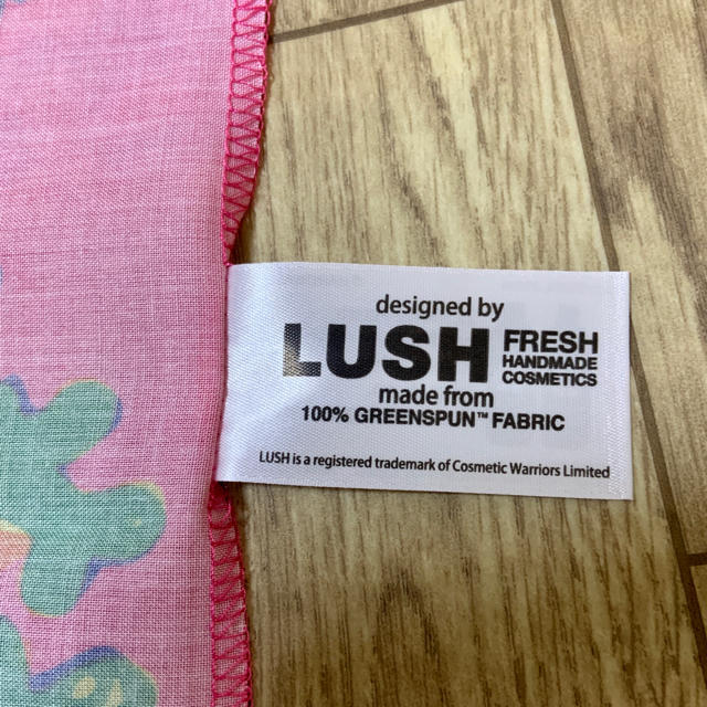 LUSH(ラッシュ)の新品未使用　ラッシュ 風呂敷　LUSH  KNOT  WRAP  レディースのファッション小物(バンダナ/スカーフ)の商品写真