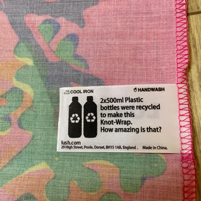 LUSH(ラッシュ)の新品未使用　ラッシュ 風呂敷　LUSH  KNOT  WRAP  レディースのファッション小物(バンダナ/スカーフ)の商品写真