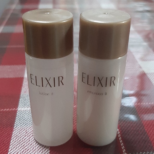 ELIXIR(エリクシール)のELIXIR　アドバンスドエイジングケア化粧水　乳液　サンプル コスメ/美容のキット/セット(サンプル/トライアルキット)の商品写真