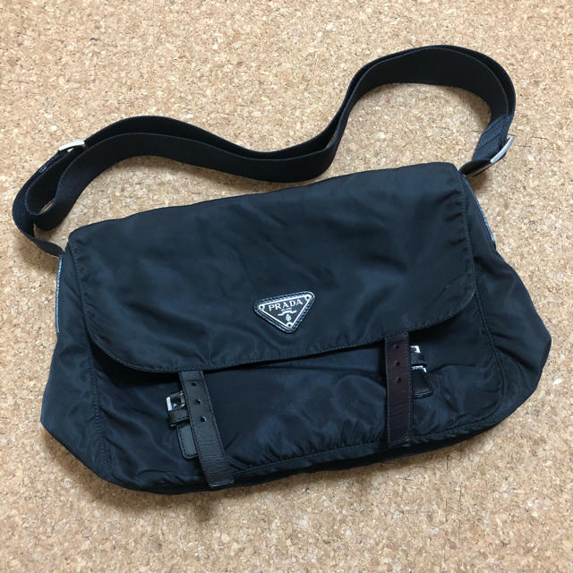 ショルダーバッグPRADA ショルダーバック