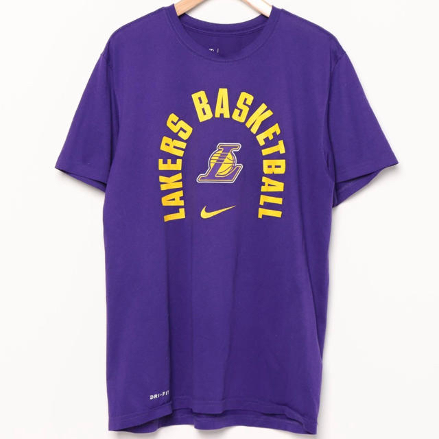 NIKE(ナイキ)のNIKE LAKERS TーSHIRT メンズのトップス(Tシャツ/カットソー(半袖/袖なし))の商品写真