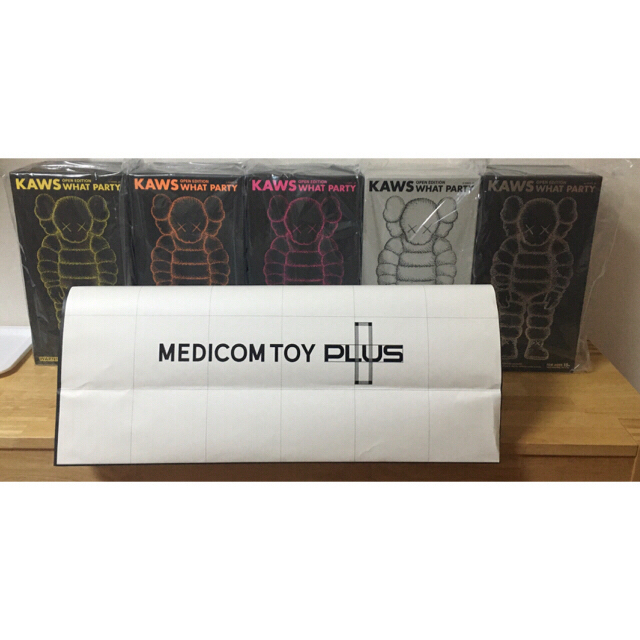 MEDICOM TOY(メディコムトイ)のKAWS What Party Figure 5体セット ハンドメイドのおもちゃ(フィギュア)の商品写真