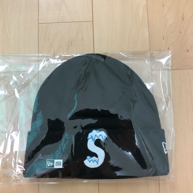 Supreme(シュプリーム)のSupreme New Era S Logo Beanie メンズの帽子(ニット帽/ビーニー)の商品写真