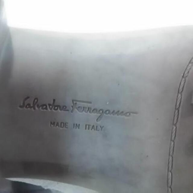 Salvatore Ferragamo(サルヴァトーレフェラガモ)のサルバトーレフェラガモ ロングブーツ 5 C レディースの靴/シューズ(ブーツ)の商品写真