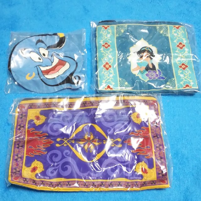 Disney(ディズニー)のアラジン 魔法の絨毯ポーチ・ジャスミンミニポーチ・ジーニーミニポーチ レディースのファッション小物(ポーチ)の商品写真