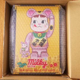 フジヤ(不二家)の送込 BE@RBRICK 招き猫 ペコちゃん 桃金メッキ 100％＆400％(キャラクターグッズ)