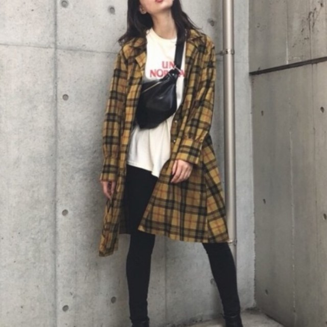 moussy(マウジー)のmoussy マウジー FAUX PEARL TARTAN LONG シャツ レディースのトップス(シャツ/ブラウス(長袖/七分))の商品写真