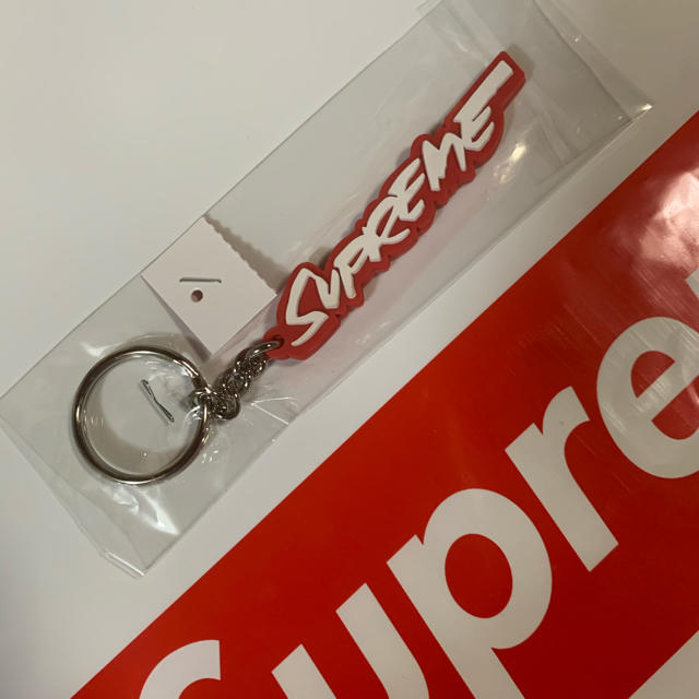 Supreme(シュプリーム)の20fw Supreme Futura Logo Keychain キーホルダー メンズのファッション小物(キーホルダー)の商品写真