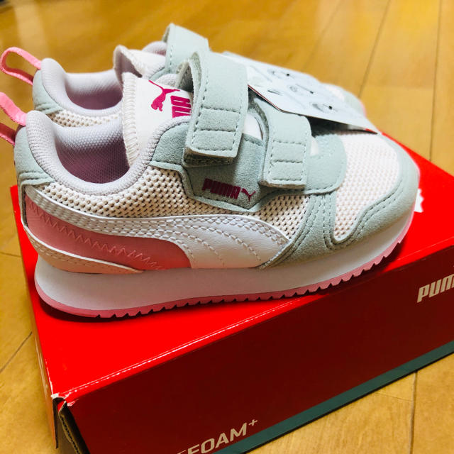 PUMA(プーマ)の専用！！PUMA スニーカー　15㎝　ピンク キッズ/ベビー/マタニティのキッズ靴/シューズ(15cm~)(スニーカー)の商品写真