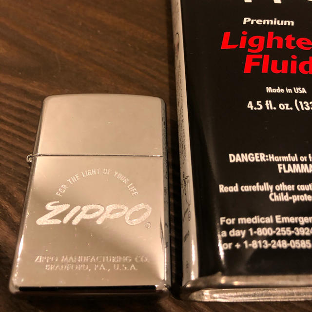 ZIPPO(ジッポー)の【てるてる坊主さん専用】ZIPPO（オイル缶付き） メンズのファッション小物(タバコグッズ)の商品写真