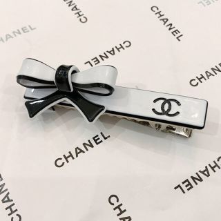 CHANEL - CHANEL シャネル ヘアークリップ バレッタ ホワイト ヘアーアクセサリーの通販｜ラクマ