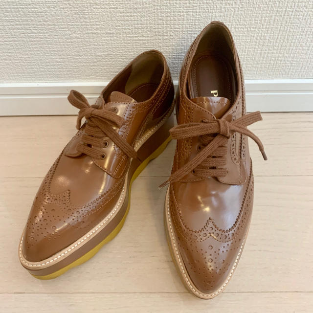 値下✨PRADA ダービーシューズ　レースアップシューズ　ブラウン38靴/シューズ