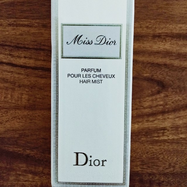 Christian Dior(クリスチャンディオール)のミス ディオール　ヘアミスト　30ml コスメ/美容のヘアケア/スタイリング(ヘアウォーター/ヘアミスト)の商品写真