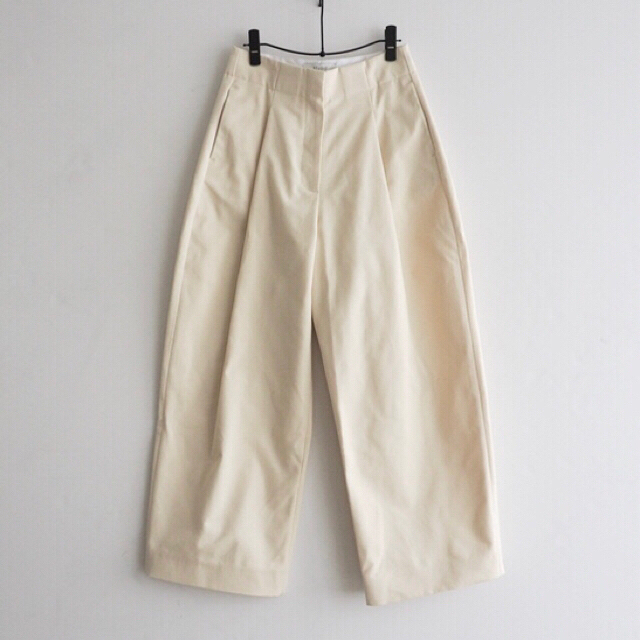 1LDK SELECT(ワンエルディーケーセレクト)のStudio Nicholson volume pants メンズのパンツ(チノパン)の商品写真