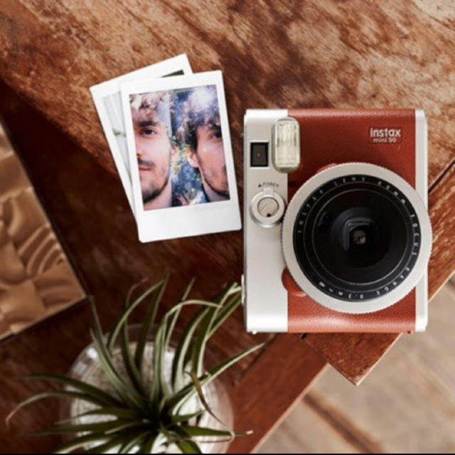 富士フイルム(フジフイルム)のinstax mini 90 スマホ/家電/カメラのカメラ(フィルムカメラ)の商品写真