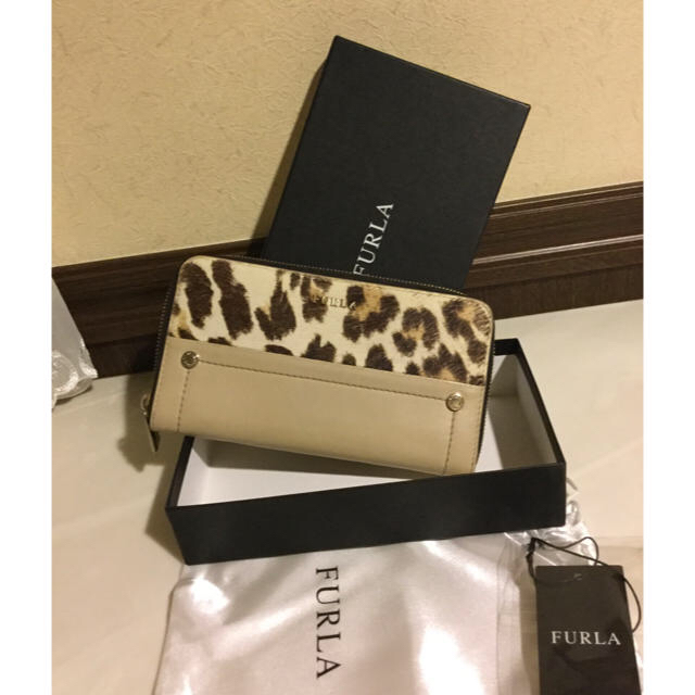 美品☆FURLA☆フルラ☆ハラコ レザー ラウンドファスナー 長財布 ベージュ系