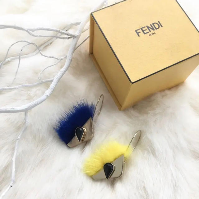 美品❤︎.*FENDI フェンディ  モンスター ファー ピアス ２つセット