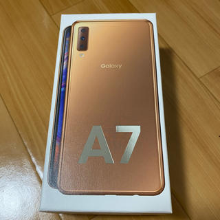 ギャラクシー(Galaxy)のGALAXY A7 ゴールド　美品　SIMフリー　64GB(スマートフォン本体)