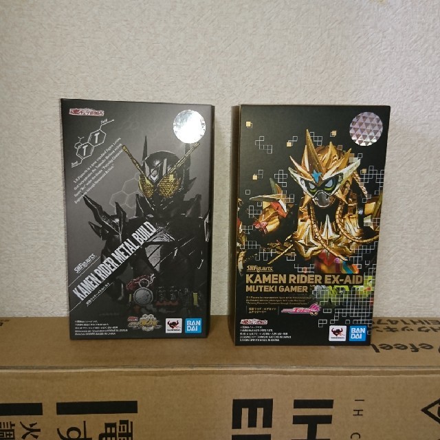 S.H.Figuarts 仮面ライダーエグゼイド・ムテキゲーマー＆メタルビルド