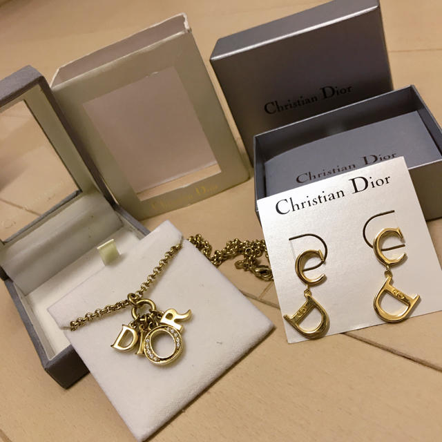 Christian Dior(クリスチャンディオール)のクリスチャンディオール　ピアスネックレスセット レディースのアクセサリー(ピアス)の商品写真