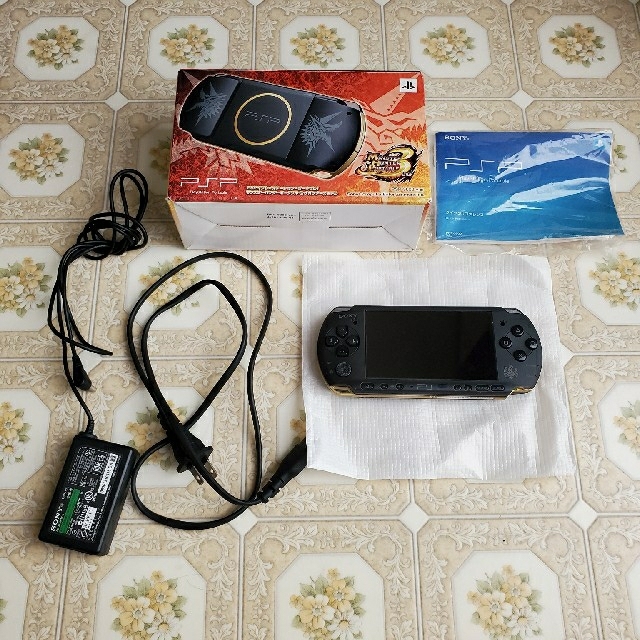 携帯用ゲーム機本体PSP-3000 モンハンポータブル3rdモデル