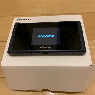 エヌティティドコモ(NTTdocomo)のドコモ WiFi station HW-01L  クレードル付き(その他)