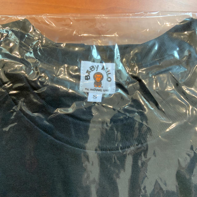A BATHING APE(アベイシングエイプ)の『未開封』APEエイプMILOマイロ×SANRIO TシャツMENS Sサイズ  メンズのトップス(Tシャツ/カットソー(半袖/袖なし))の商品写真