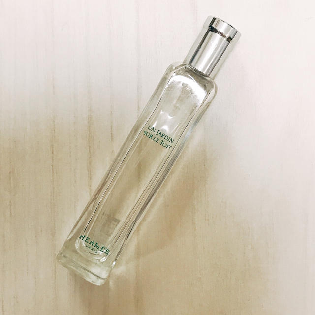 Hermes(エルメス)の【最終値下げ済】エルメス 屋上の上の庭 15ml コスメ/美容のコスメ/美容 その他(その他)の商品写真