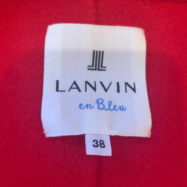 LANVIN en Bleu(ランバンオンブルー)のLANVIN en Bleu 赤　晩秋　肌触りフワフワ、軽くて薄いコート レディースのジャケット/アウター(チェスターコート)の商品写真