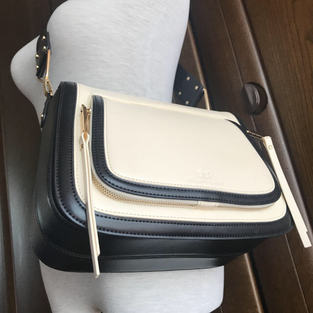 エリザベッタフランキ レディースのバッグ(ショルダーバッグ)の商品写真