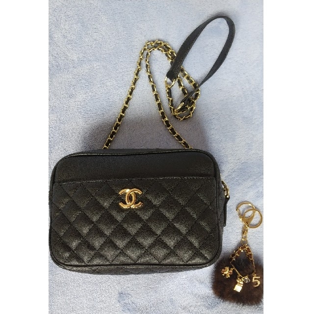 CHANEL  ノベルティショルダーバック とチャーム