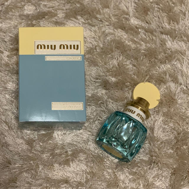 miumiu(ミュウミュウ)のmiumiu ローブルーオードパルファム　30ml コスメ/美容の香水(香水(女性用))の商品写真