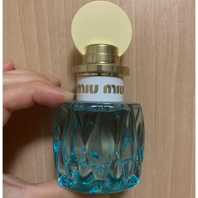 miumiu(ミュウミュウ)のmiumiu ローブルーオードパルファム　30ml コスメ/美容の香水(香水(女性用))の商品写真