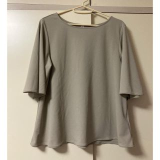 ユニクロ(UNIQLO)のクレープジャージーT 5部袖　ベージュ　Mサイズ(シャツ/ブラウス(半袖/袖なし))