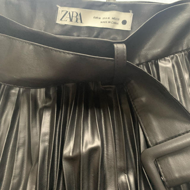 ZARA(ザラ)の美品ZARA‼︎ベルト付きフェイクレザープリーツスカート レディースのスカート(ロングスカート)の商品写真