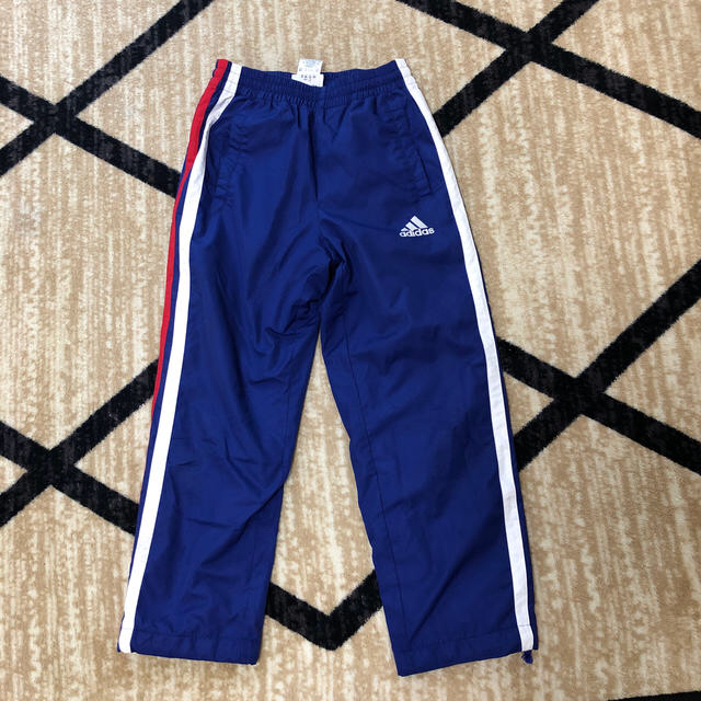 adidas(アディダス)のアディダス　キッズパンツ キッズ/ベビー/マタニティのキッズ服男の子用(90cm~)(パンツ/スパッツ)の商品写真