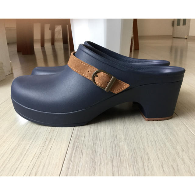crocs(クロックス)のクロックスサンダル W8 レディースの靴/シューズ(サンダル)の商品写真