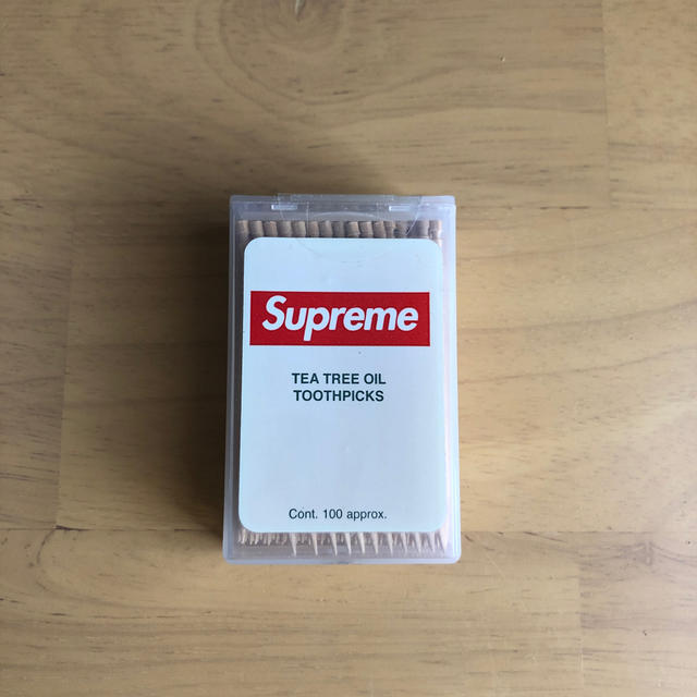 Supreme supreme ノベルティ つまようじの通販 by K's shop｜シュプリームならラクマ