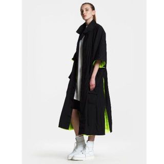 バレンシアガ(Balenciaga)の新品CONCEPTS D' ODEUR蛍光メッシュバイカラー変形ロングコートＸＳ(トレンチコート)