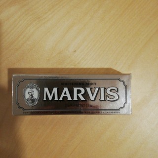マービス(MARVIS)のMARVIS ホワイトニング歯磨き粉(歯磨き粉)