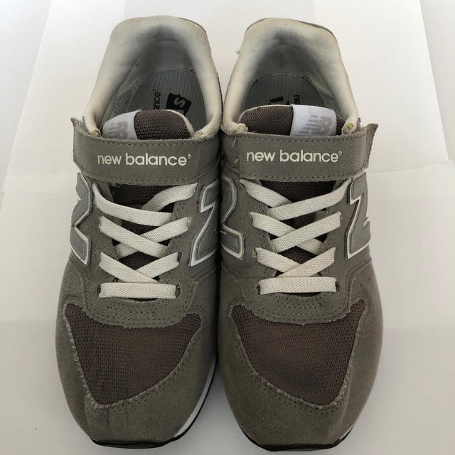 New Balance(ニューバランス)の　ニューバランス996  22センチ　キッズ　グレー　スニーカー　 キッズ/ベビー/マタニティのキッズ靴/シューズ(15cm~)(スニーカー)の商品写真